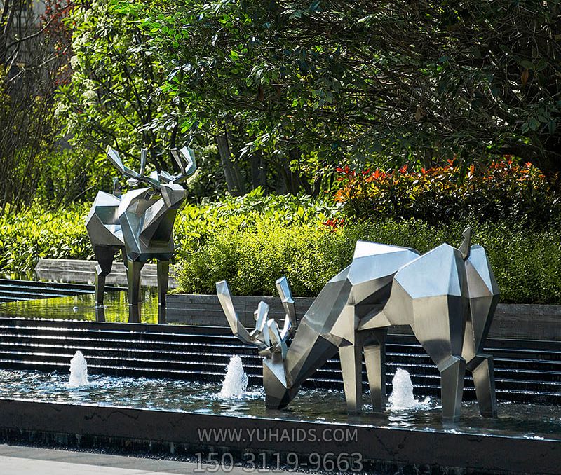 公園不銹鋼幾何抽象水中喝水的梅花鹿雕塑