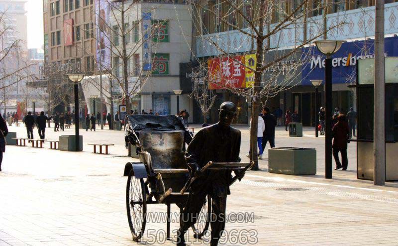 商場(chǎng)室外擺放奔跑拉黃包車(chē)的人物景觀銅雕雕塑