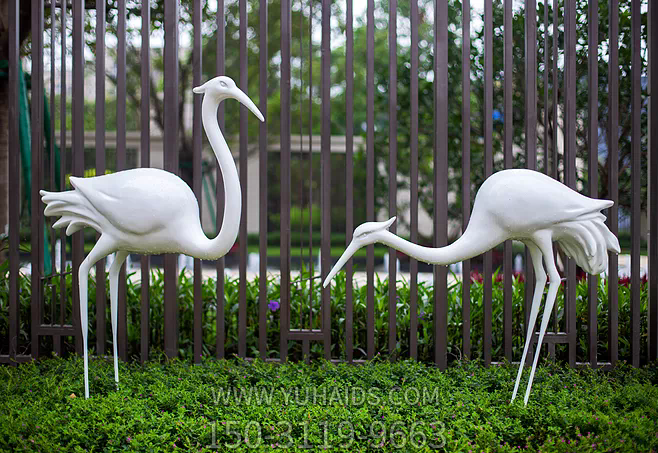 戶(hù)外公園創(chuàng  )意玻璃鋼兩只丹頂鶴雕塑