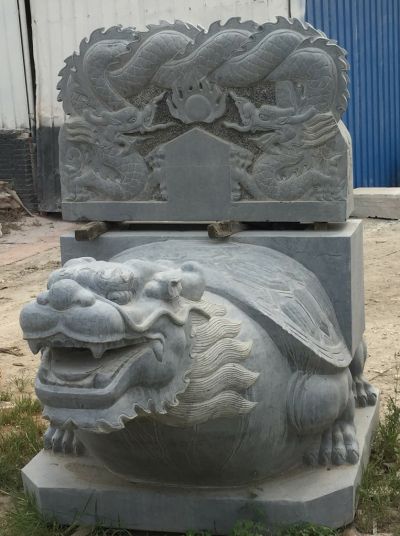 公園里擺放的青石石雕創(chuàng)意龍龜?shù)袼? /></figure>
                    <p>公園里擺放的青石石雕創(chuàng)意龍龜?shù)袼?/p>
                </a></li>
                            <li><a href=