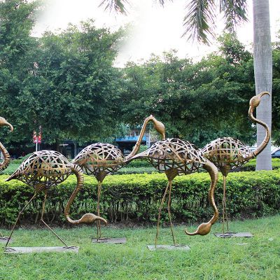 公園草坪不銹鋼鏤空創(chuàng)意鏤空火烈鳥雕塑