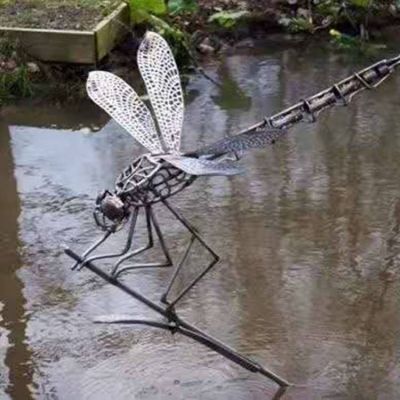 水景公園戶(hù)外不銹鋼抽象鏤空蜻蜓雕塑