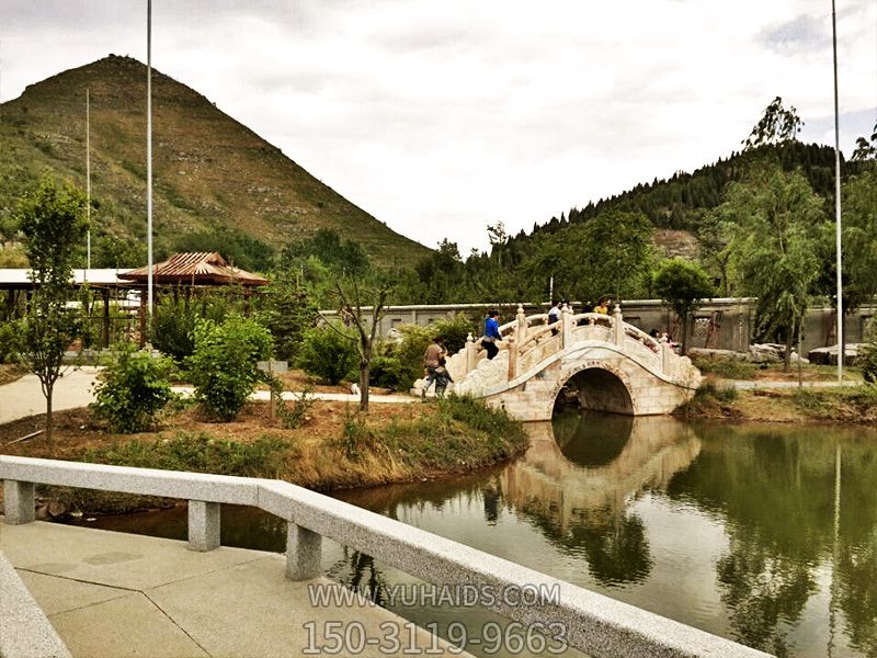 公園池塘走廊簡(jiǎn)易花崗巖石柱子欄桿雕塑